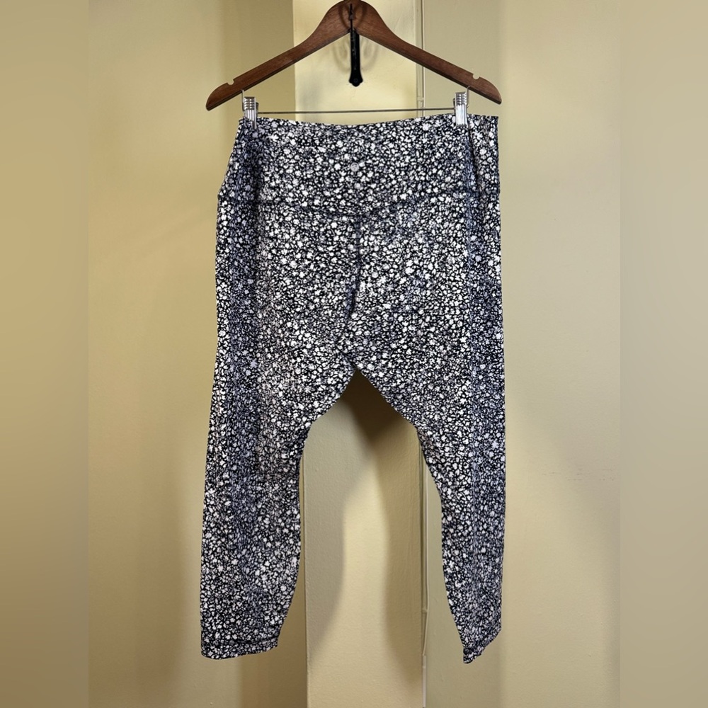 NWOT Lululemon Align High-Rise Pant 25" Venture Floral Alpine White Black - Picture 8 of 10